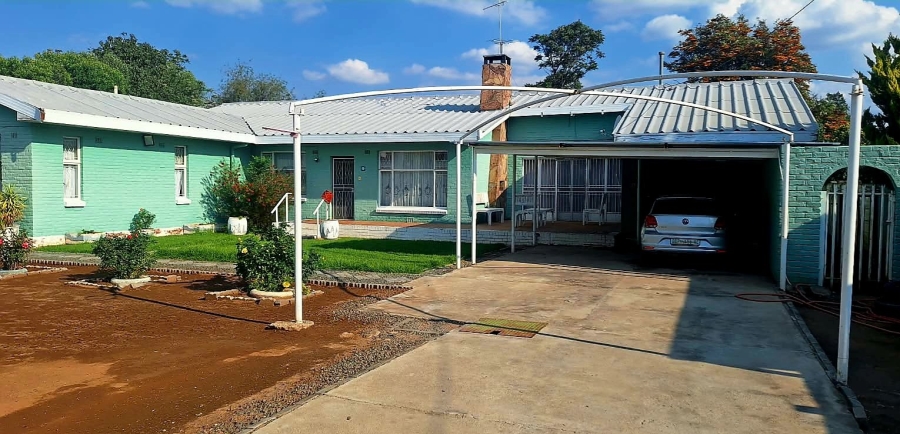 4 Bedroom Property for Sale in De Aar Northern Cape
